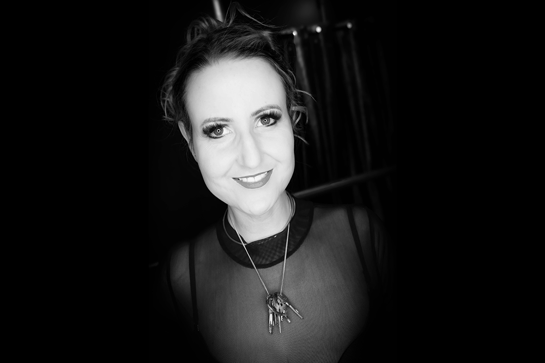 Cuckold Queen for chastity and cuckold experiences